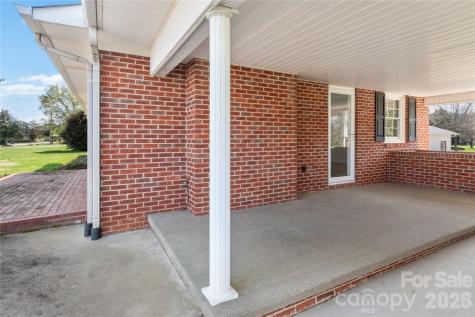 612 E Main Street Boonville NC 27011