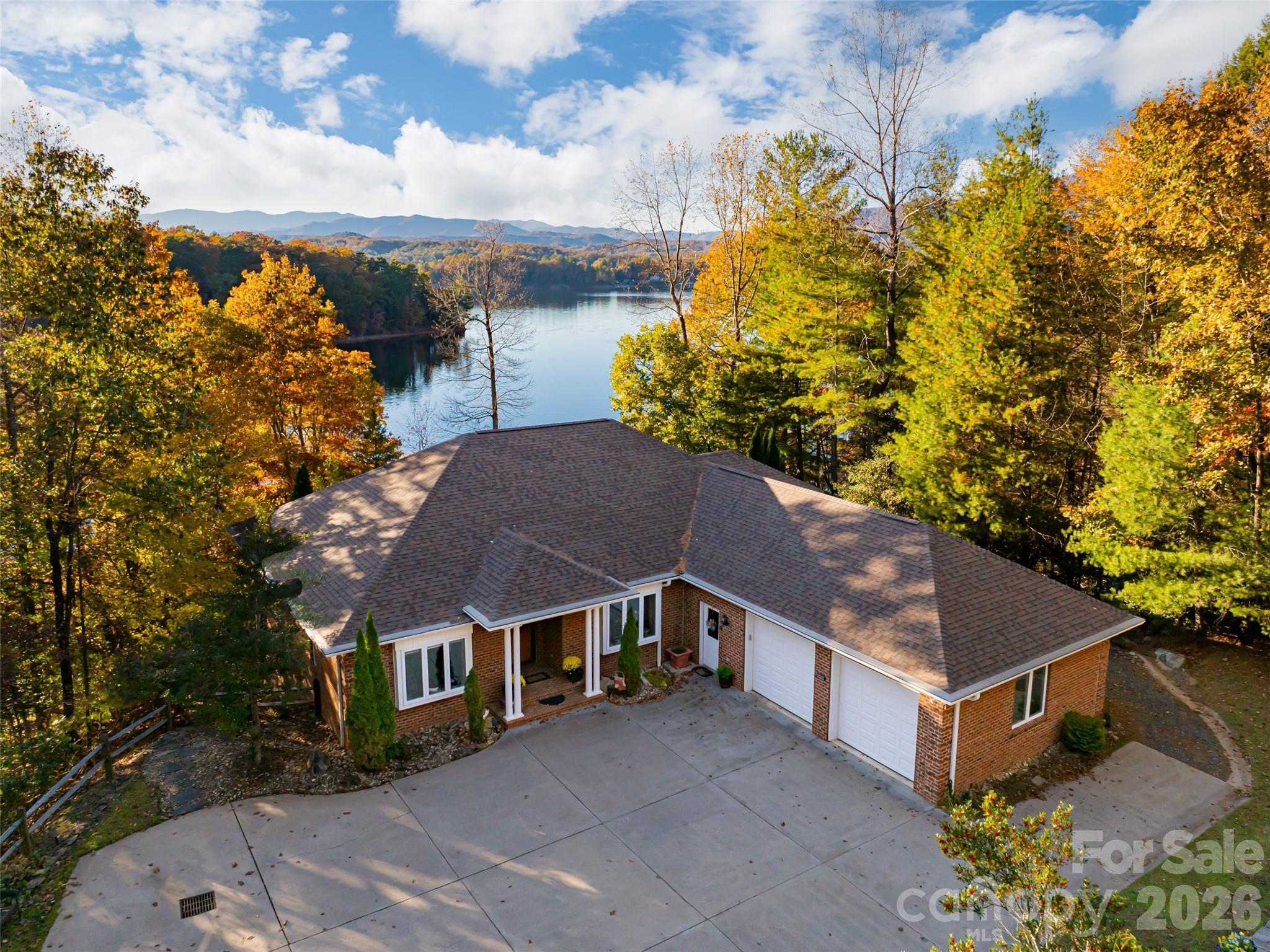 1341 Forest Lake Heights Drive Nebo NC 28761