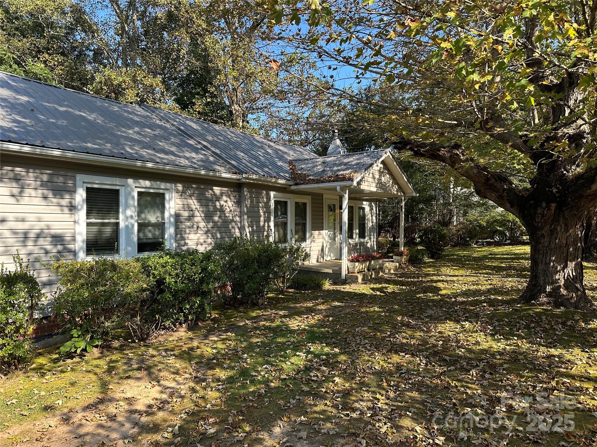 290 Old Highway 10 Road W Marion NC 28752
