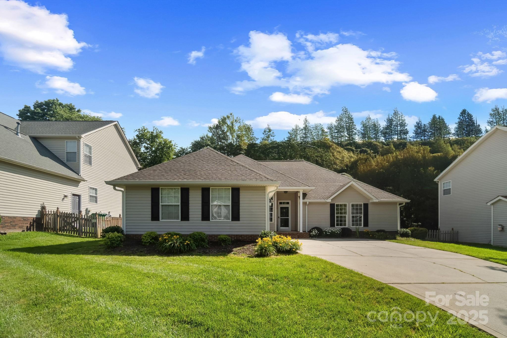 12013 Regent Ridge Lane Charlotte NC 28278
