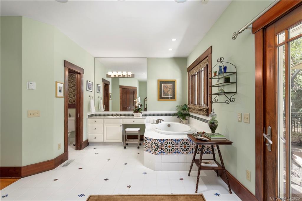 187 Country Club Road Asheville NC 28804