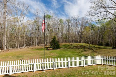 1108 King Road York SC 29745