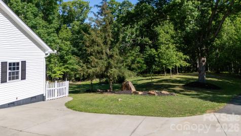 1108 King Road York SC 29745