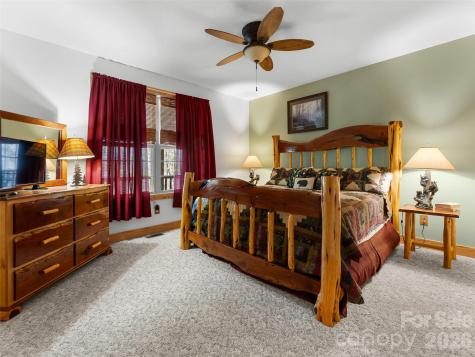 462 Deep Woods Lane Saluda NC 28773