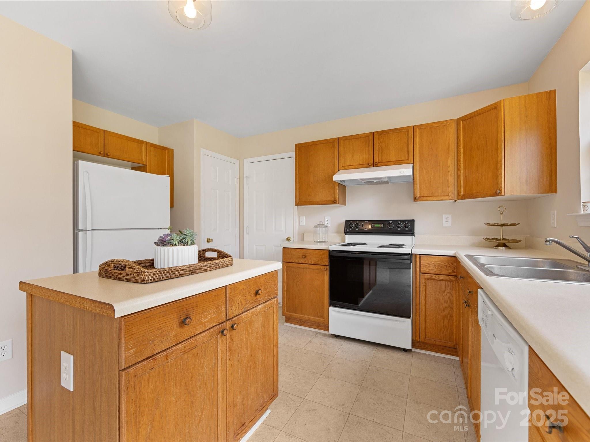 1102 Balcorn Place Charlotte NC 28214