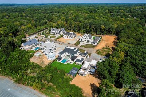 8022 Litaker Manor Court Charlotte NC 28270