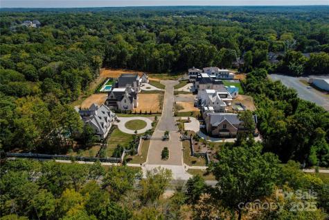 8022 Litaker Manor Court Charlotte NC 28270