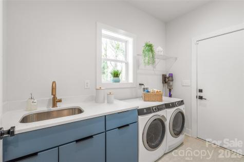5773 Stephanie Street Charlotte NC 28212