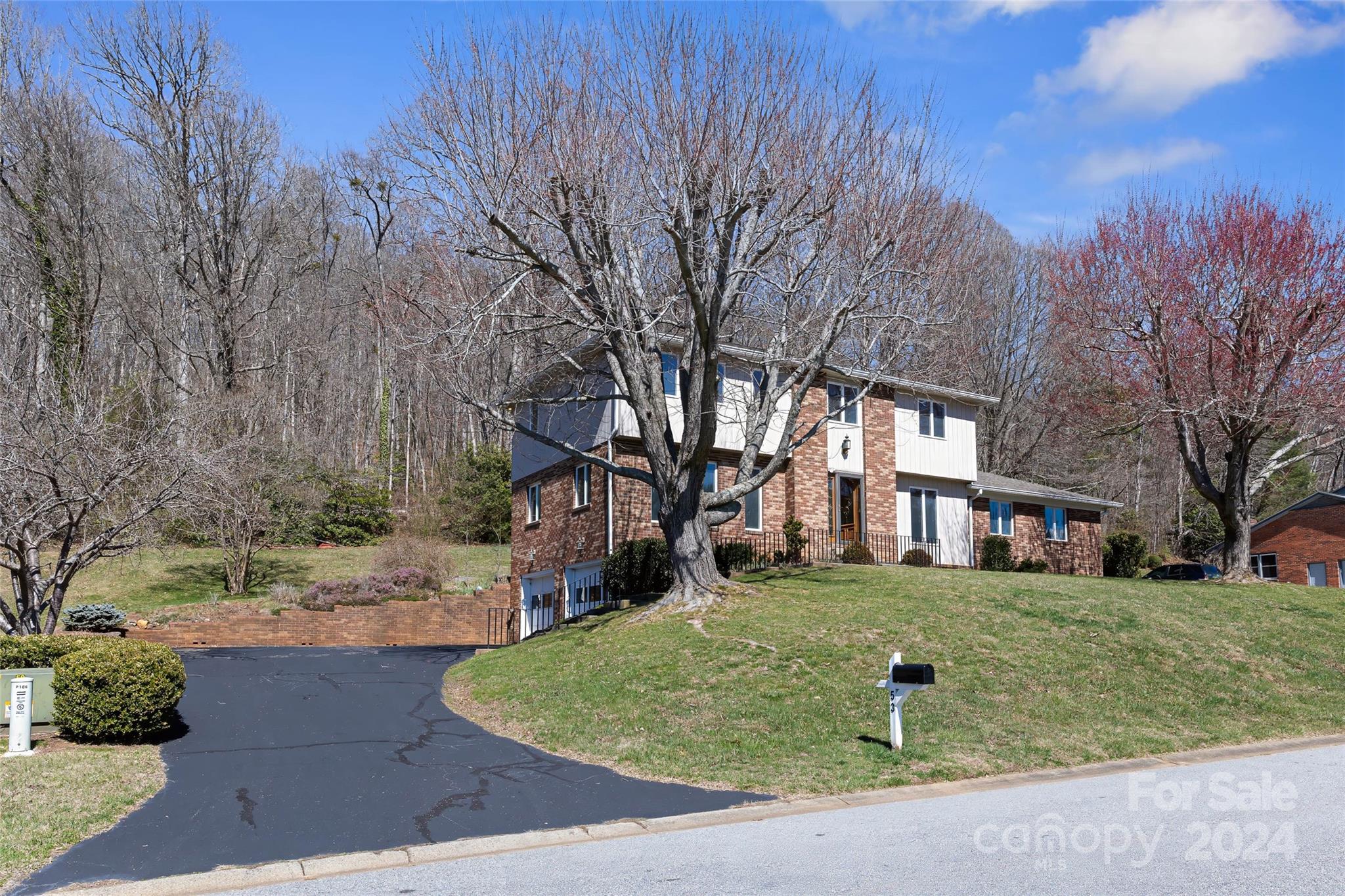 53 Braddock Way Asheville NC 28803