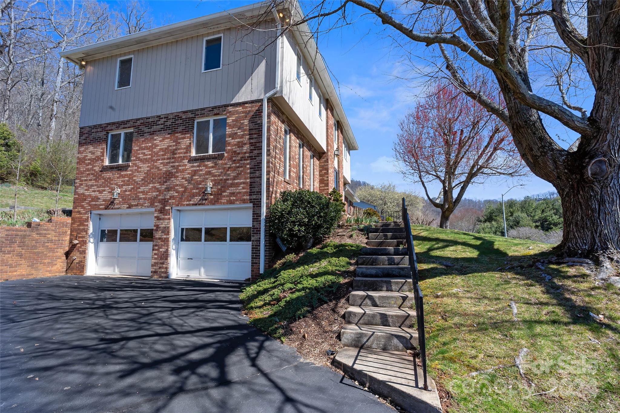 53 Braddock Way Asheville NC 28803