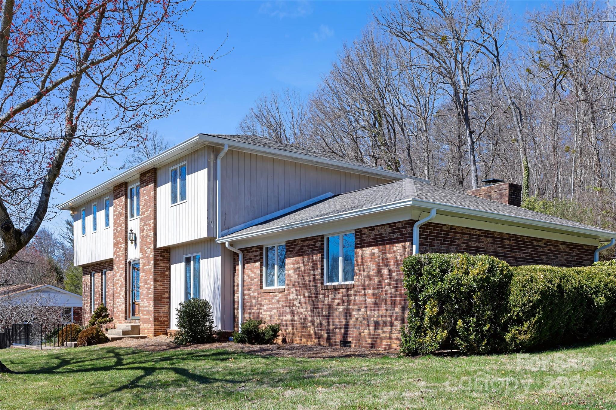53 Braddock Way Asheville NC 28803