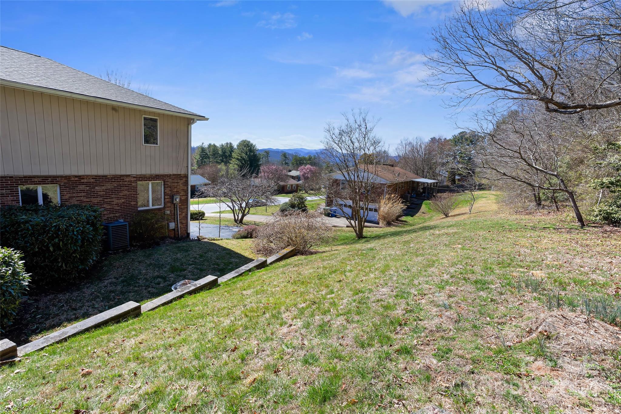 53 Braddock Way Asheville NC 28803