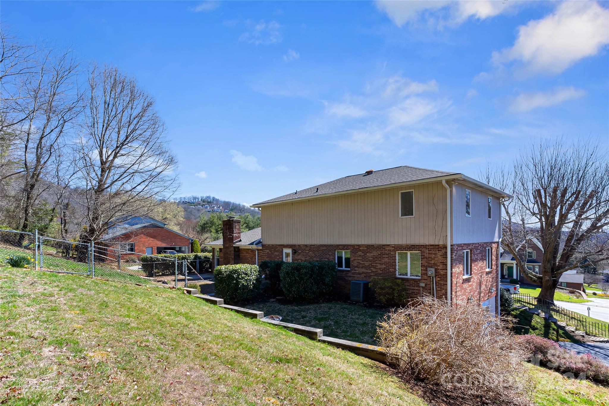 53 Braddock Way Asheville NC 28803