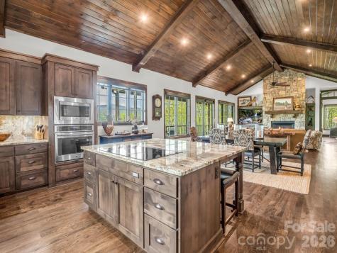 189 Tatanka Trail Lake Lure NC 28746