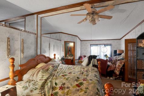 15 Wright Road Whittier NC 28789