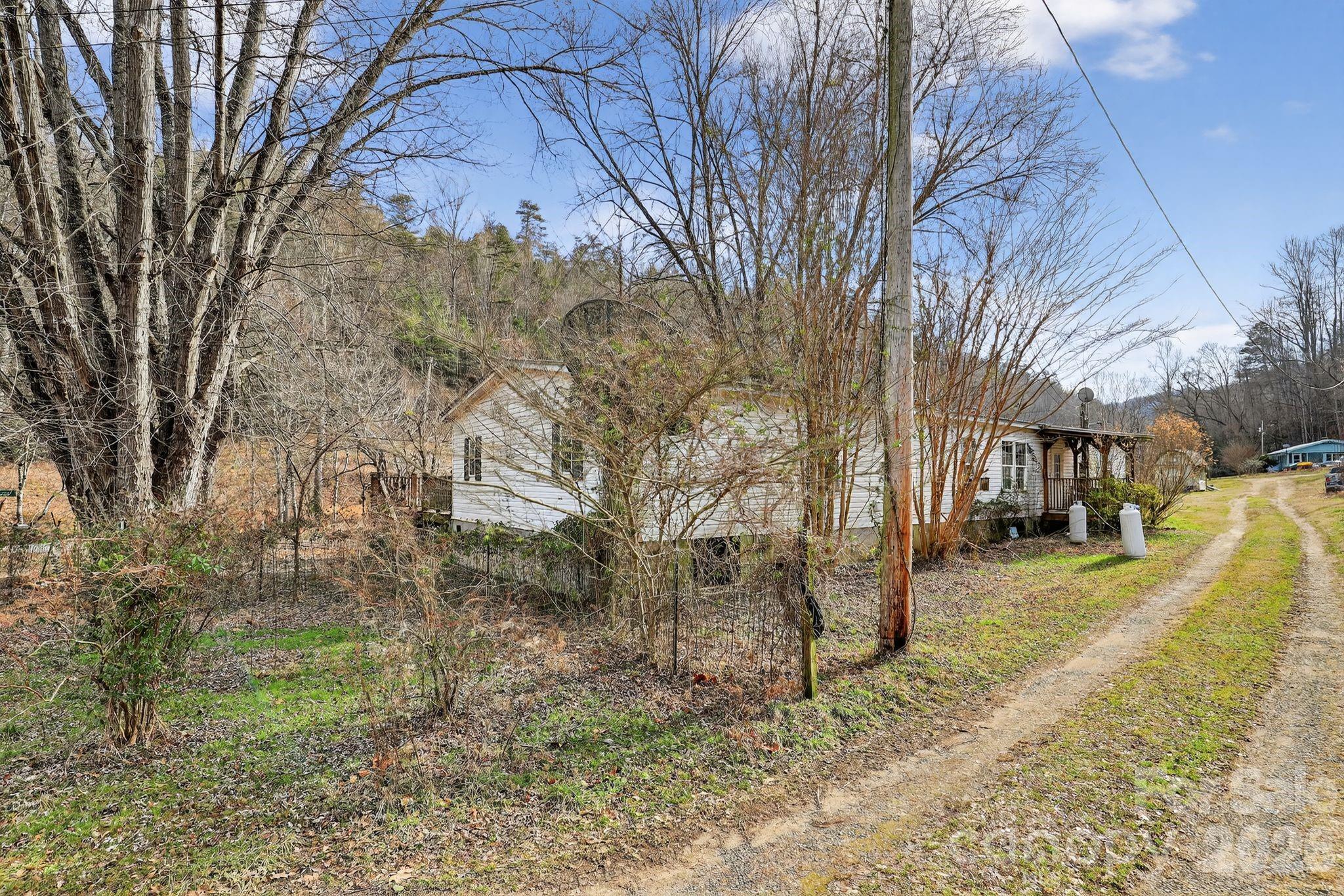 15 Wright Road Whittier NC 28789