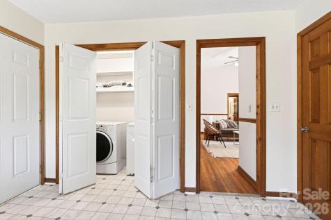 5 Johns Street Asheville NC 28806