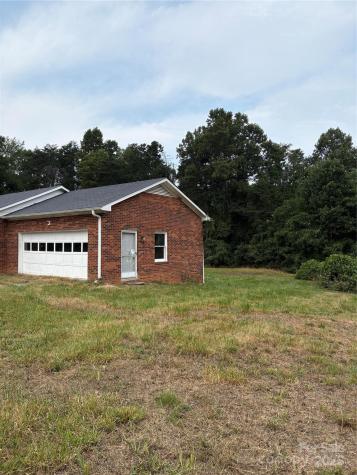 4445 Mecum Road Walkertown NC 27051