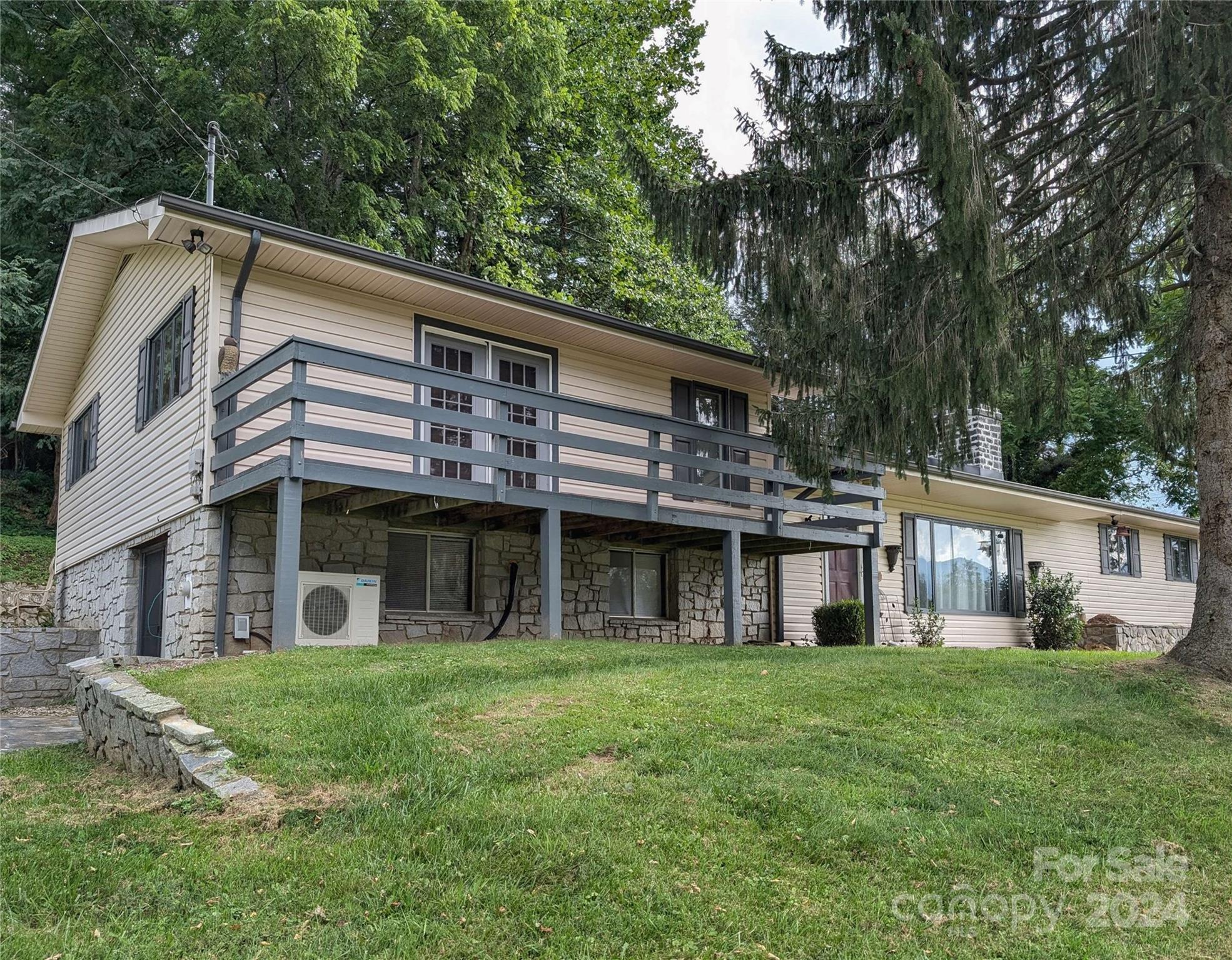 64 Hilltop Drive Waynesville NC 28786