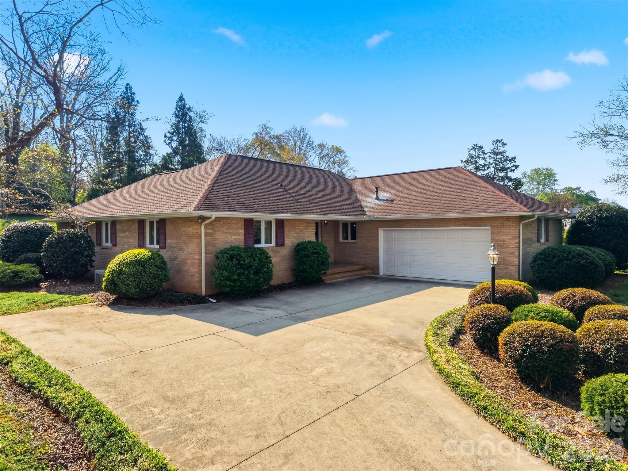 5523 Pine Lake Court Hickory NC 28601
