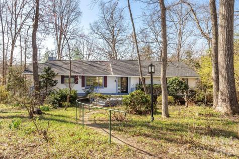 3113 Primrose Drive Hendersonville NC 28792