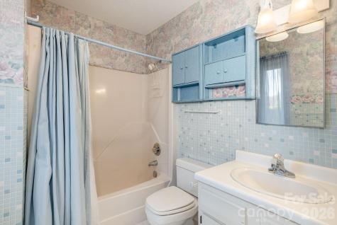 3113 Primrose Drive Hendersonville NC 28792