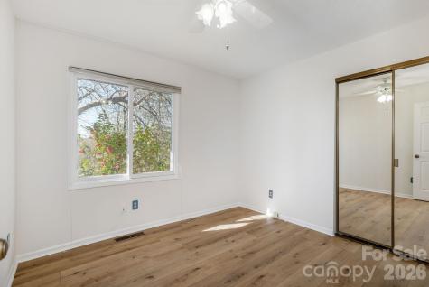 3113 Primrose Drive Hendersonville NC 28792