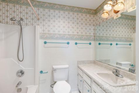 3113 Primrose Drive Hendersonville NC 28792