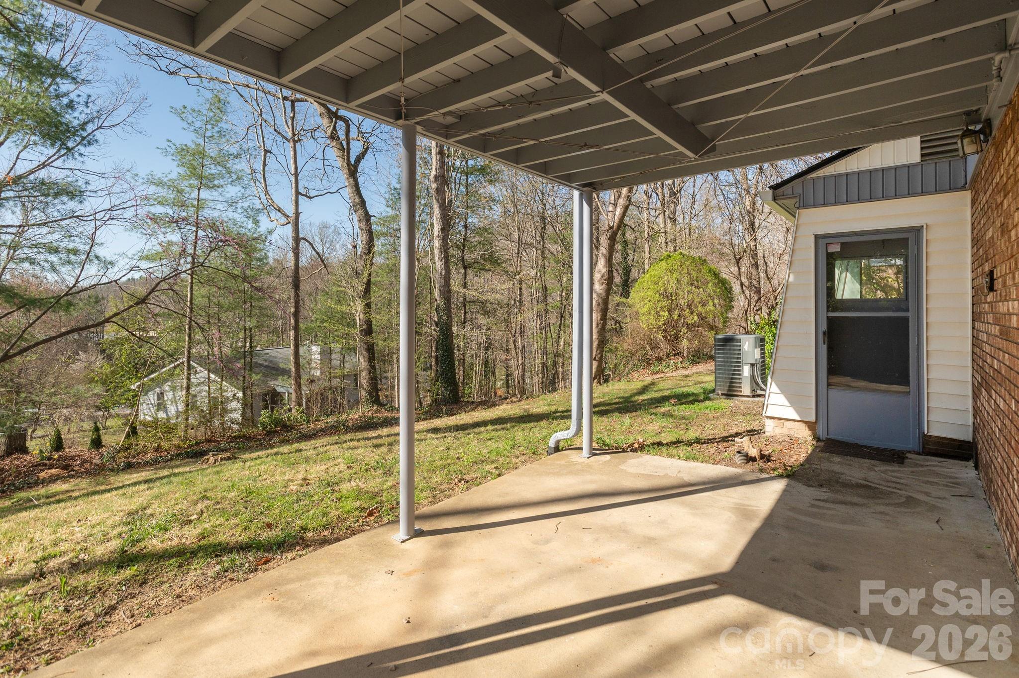 3113 Primrose Drive Hendersonville NC 28792