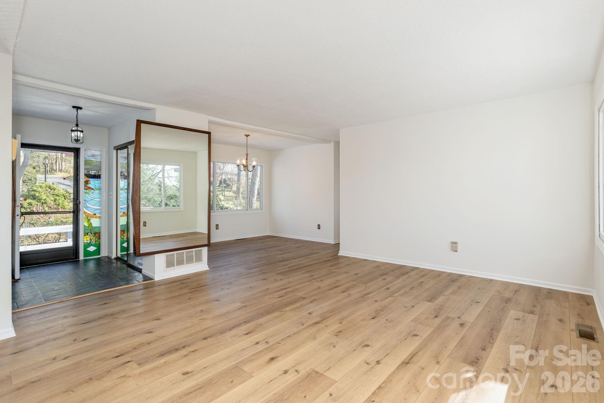 3113 Primrose Drive Hendersonville NC 28792
