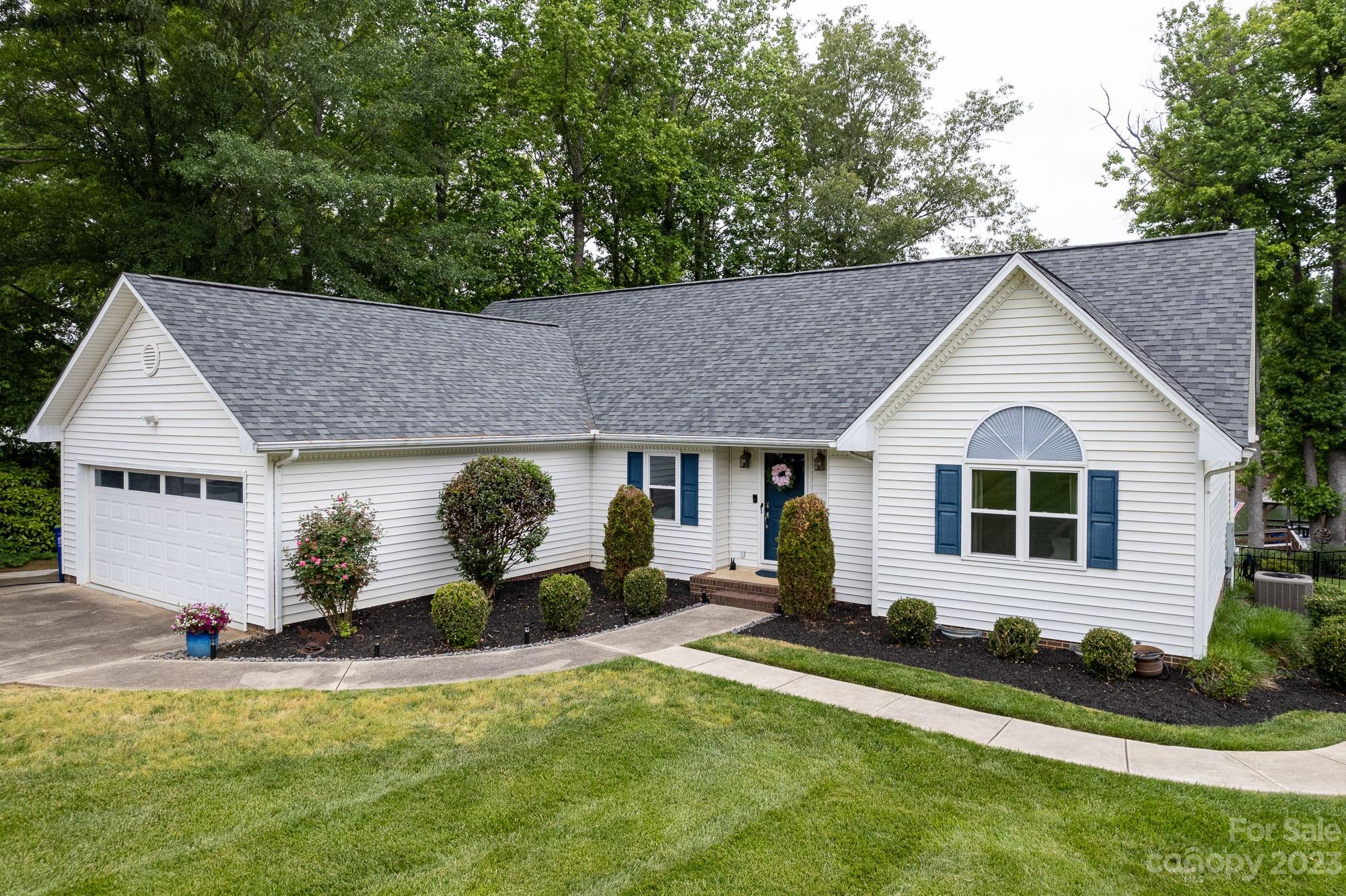 2461 Bagwell Lane Denver NC 28037