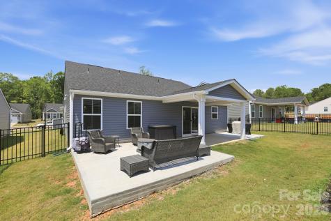 982 Pemberley Street Lancaster SC 29720