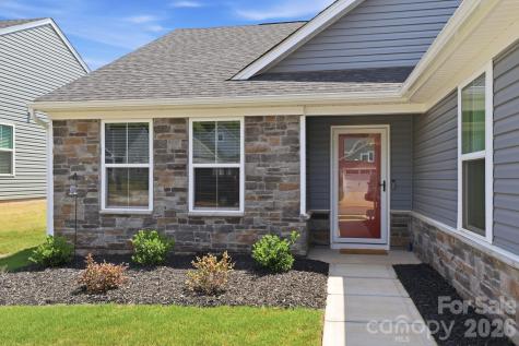 982 Pemberley Street Lancaster SC 29720