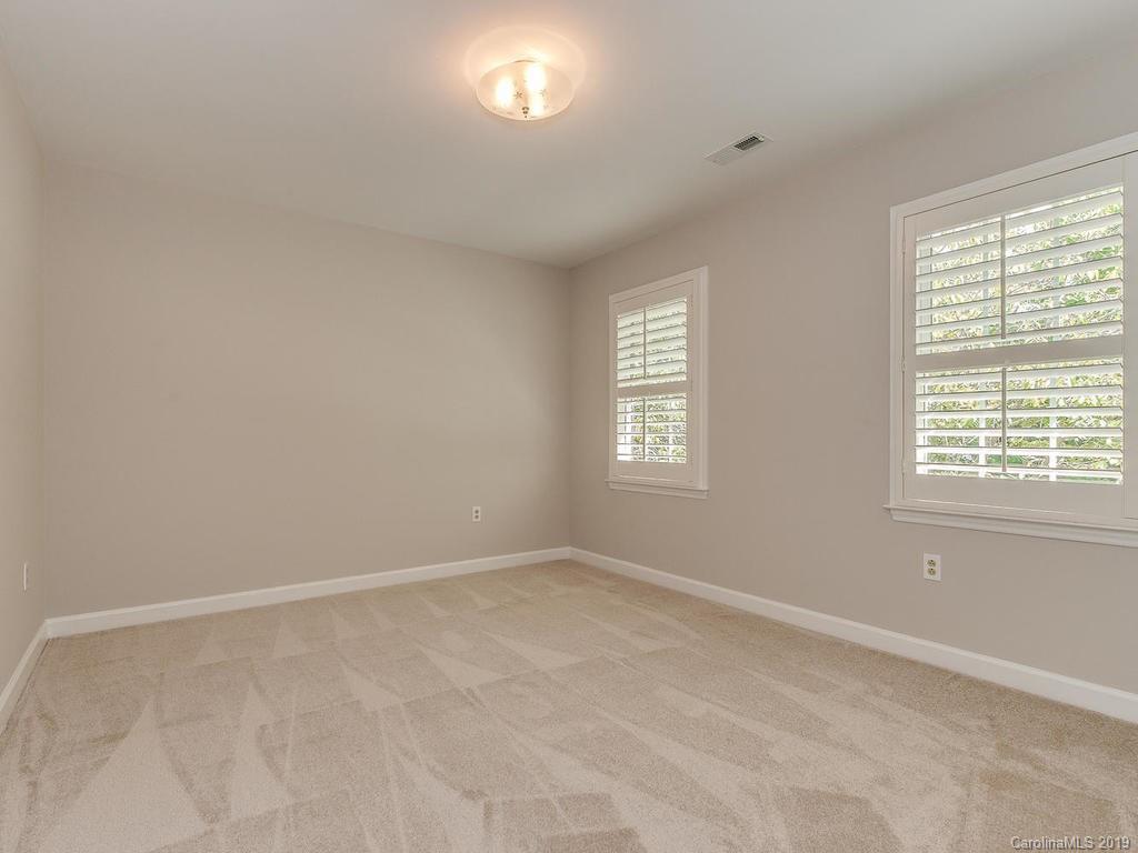 5015 Whitwell Court Charlotte NC 28226