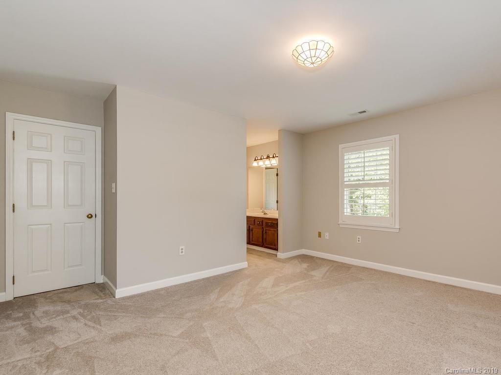 5015 Whitwell Court Charlotte NC 28226