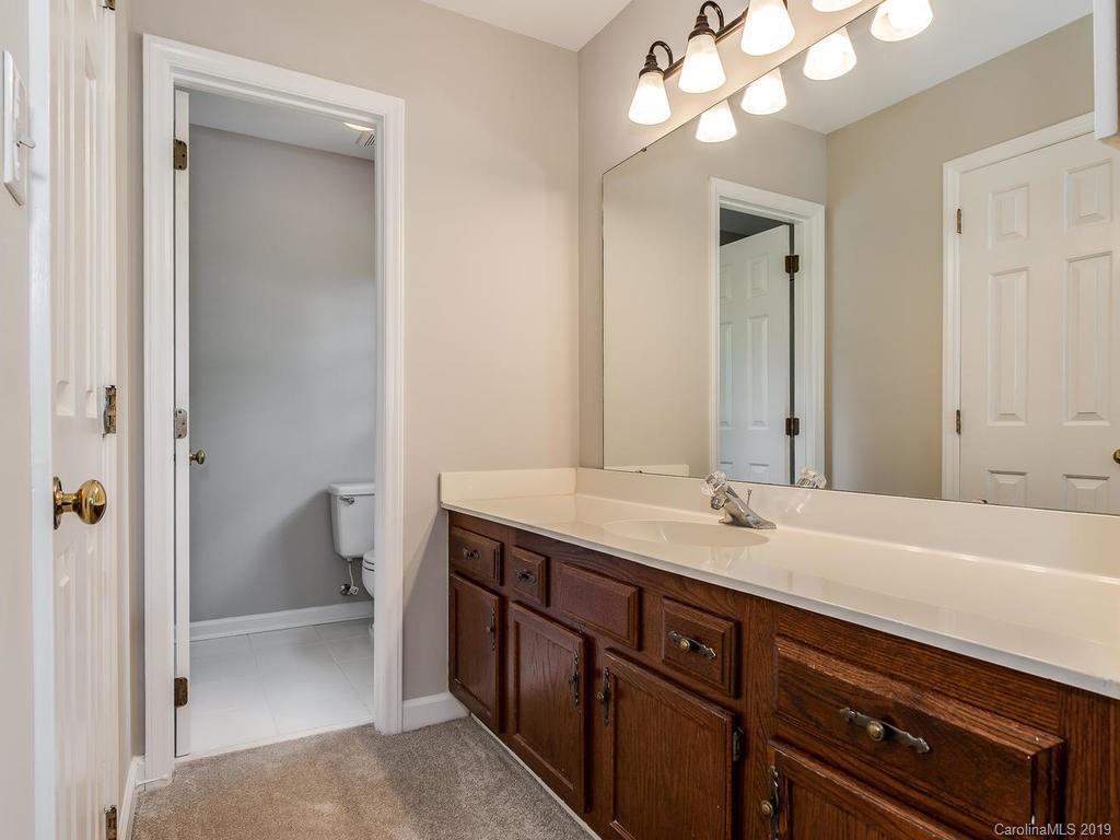 5015 Whitwell Court Charlotte NC 28226