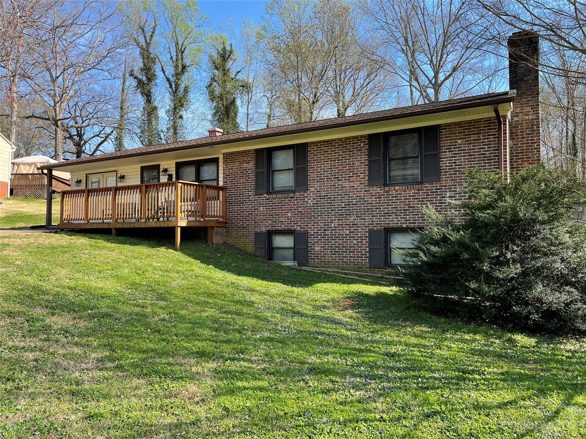 139 S Woodland Avenue Forest City NC 28043
