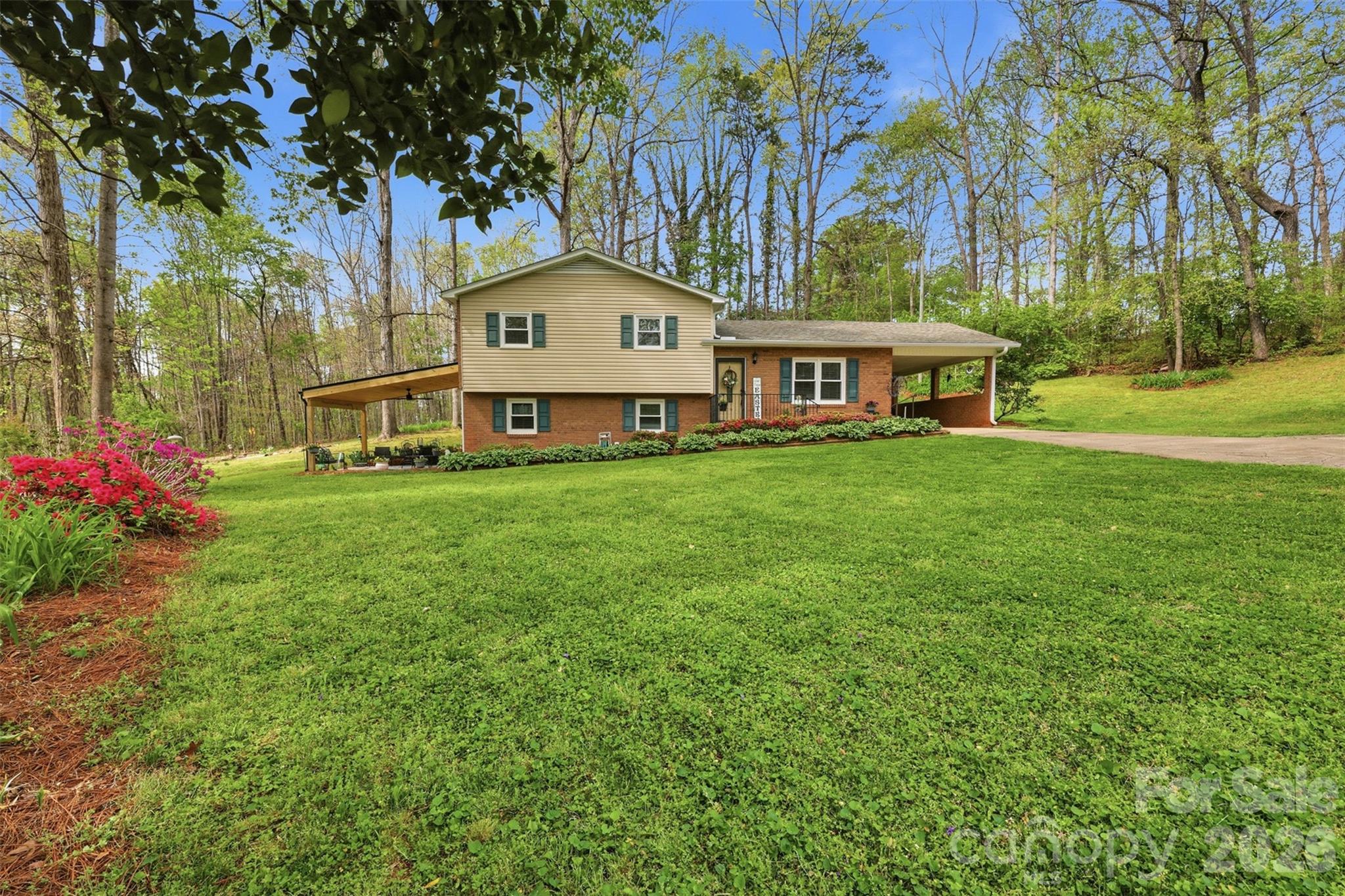 1711 Mccombs Street Newton NC 28658