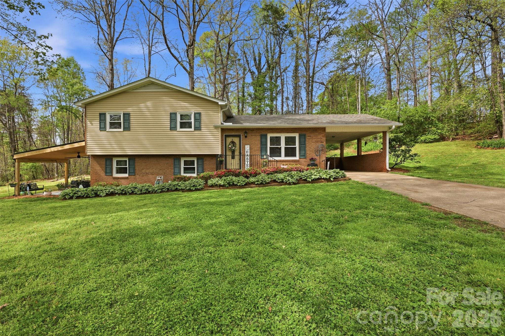 1711 Mccombs Street Newton NC 28658