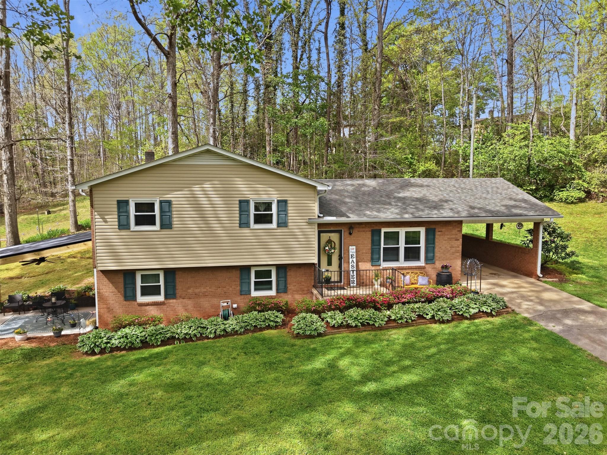 1711 Mccombs Street Newton NC 28658