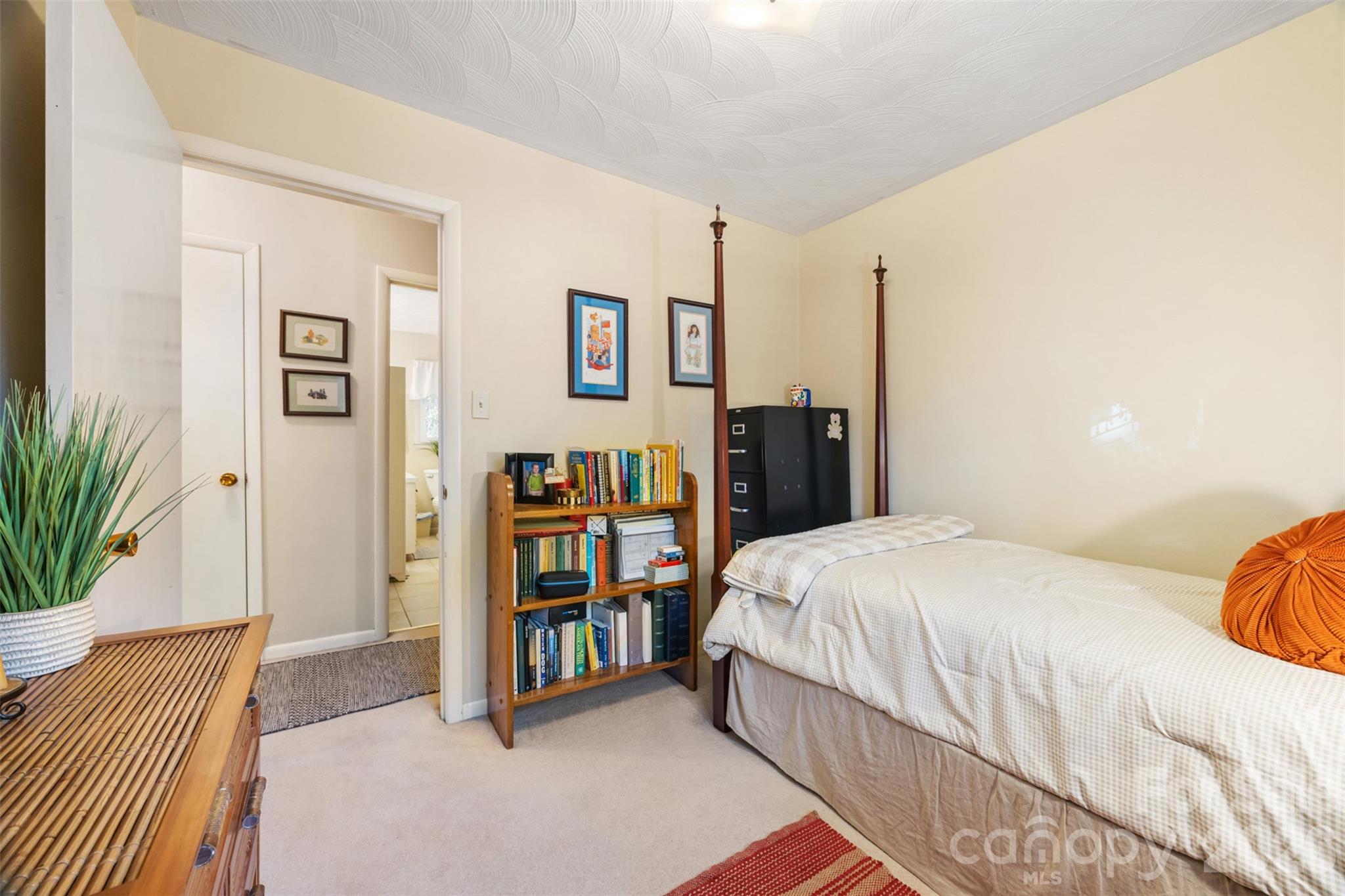 1711 Mccombs Street Newton NC 28658