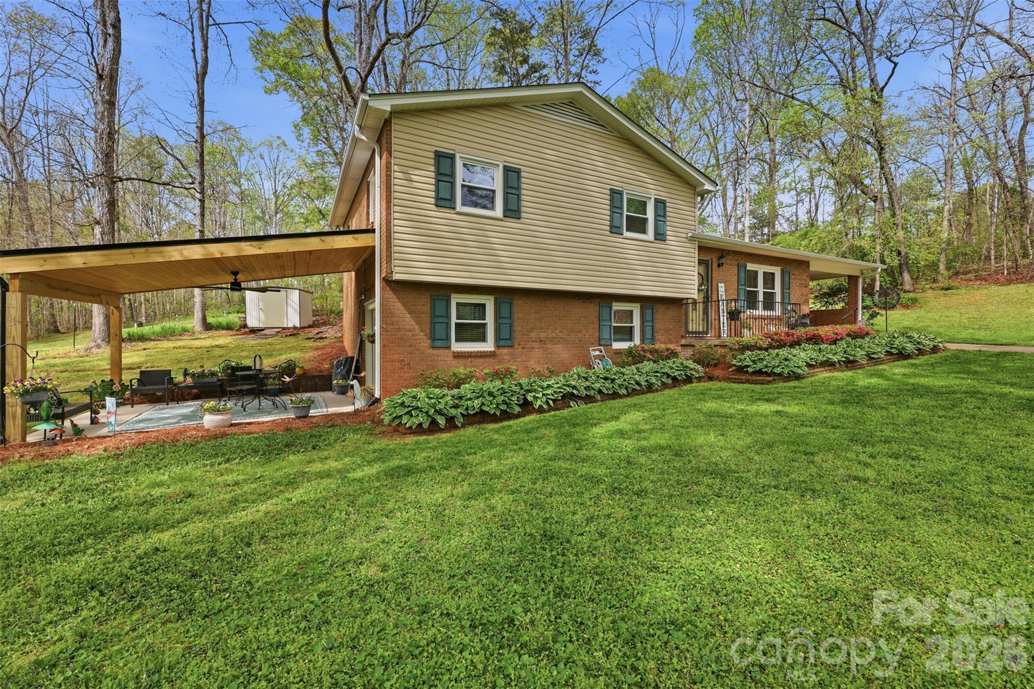 1711 Mccombs Street Newton NC 28658
