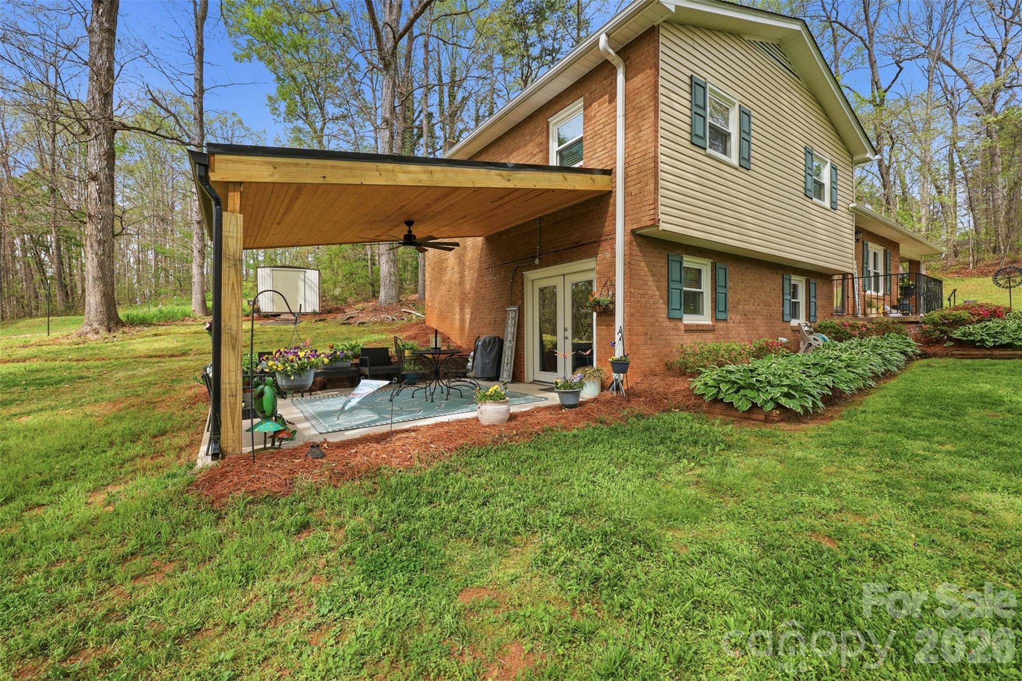 1711 Mccombs Street Newton NC 28658