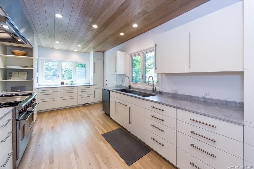 1220 Scotland Avenue Charlotte NC 28207