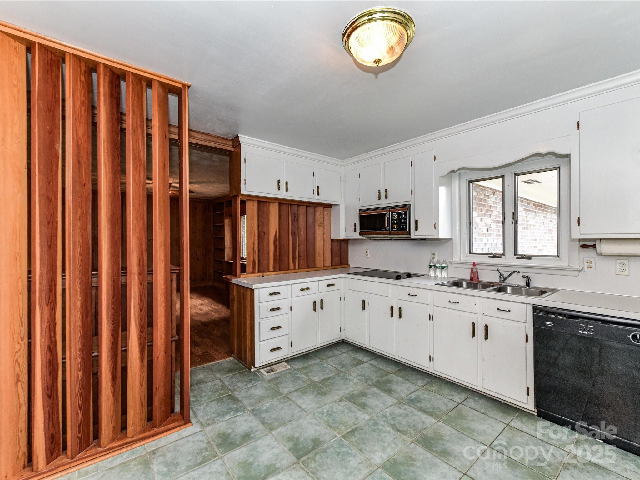225 Enwood Drive Charlotte NC 28214