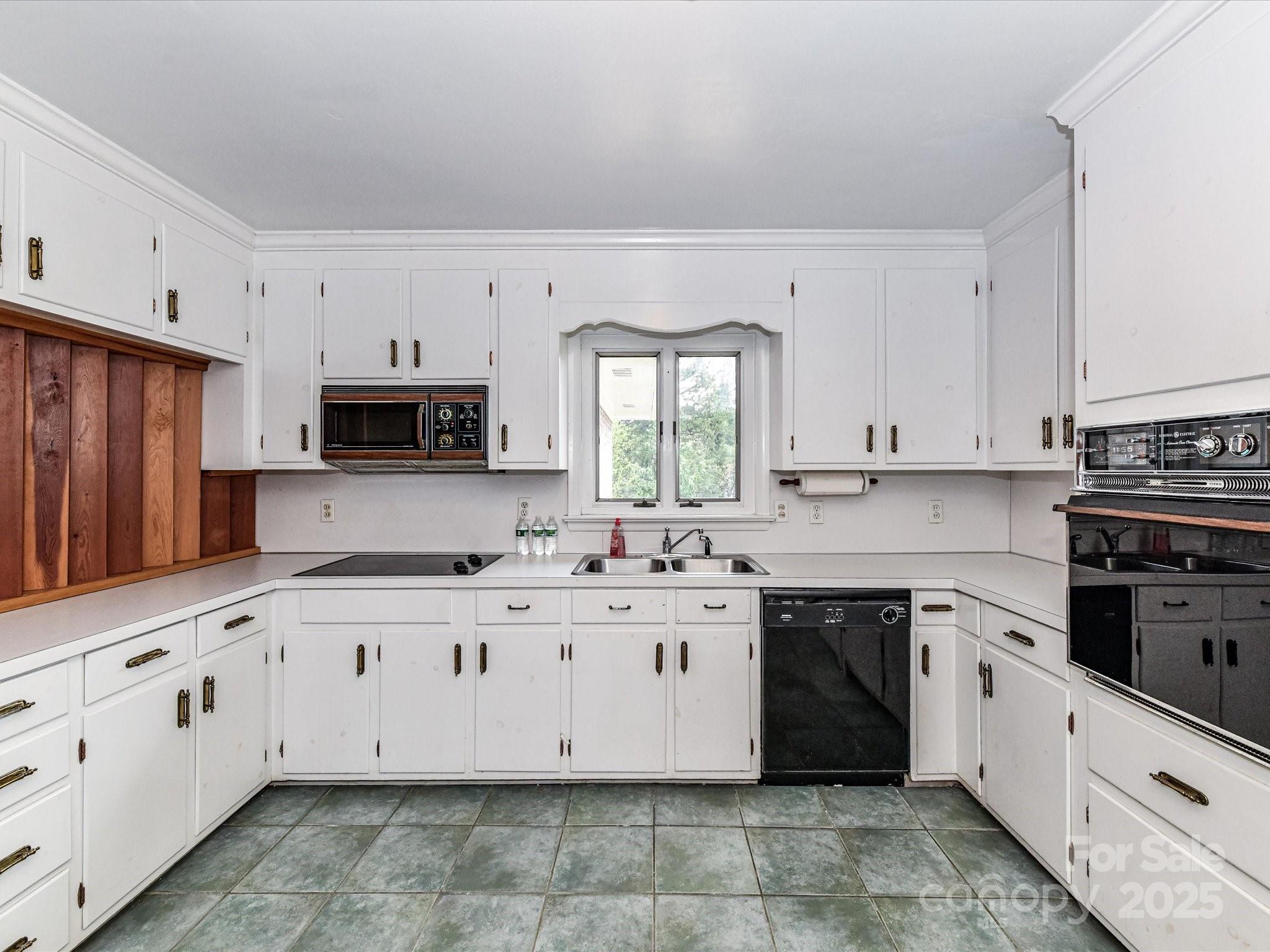 225 Enwood Drive Charlotte NC 28214