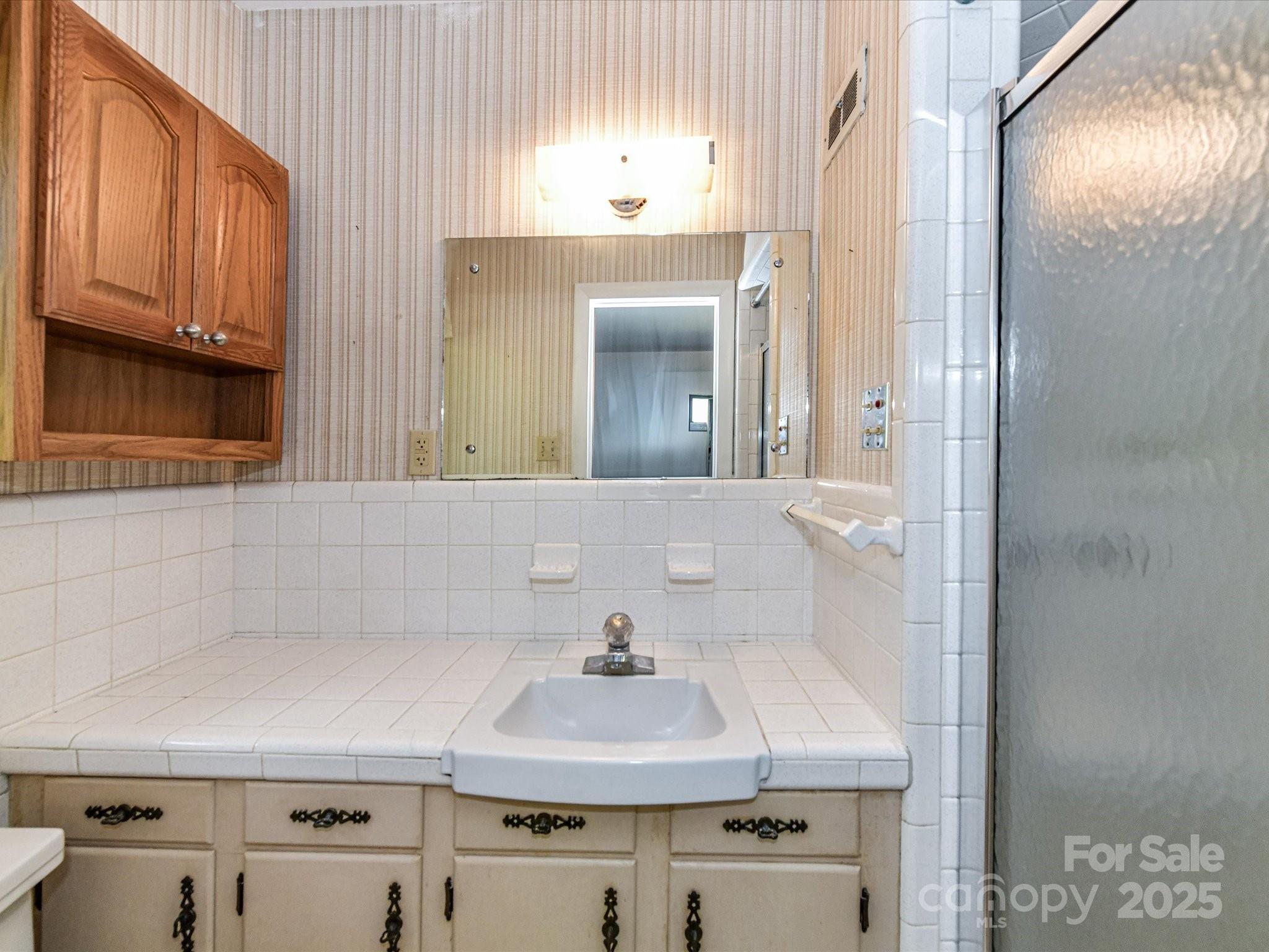 225 Enwood Drive Charlotte NC 28214