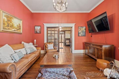 506 N Main Street NW Lenoir NC 28645