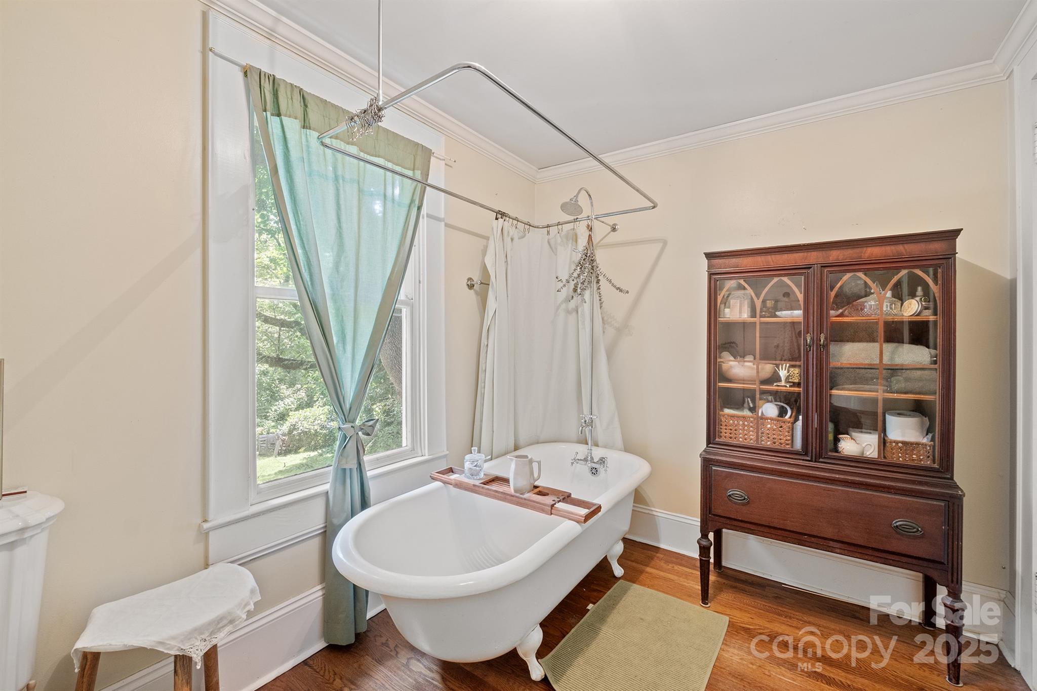 506 N Main Street NW Lenoir NC 28645