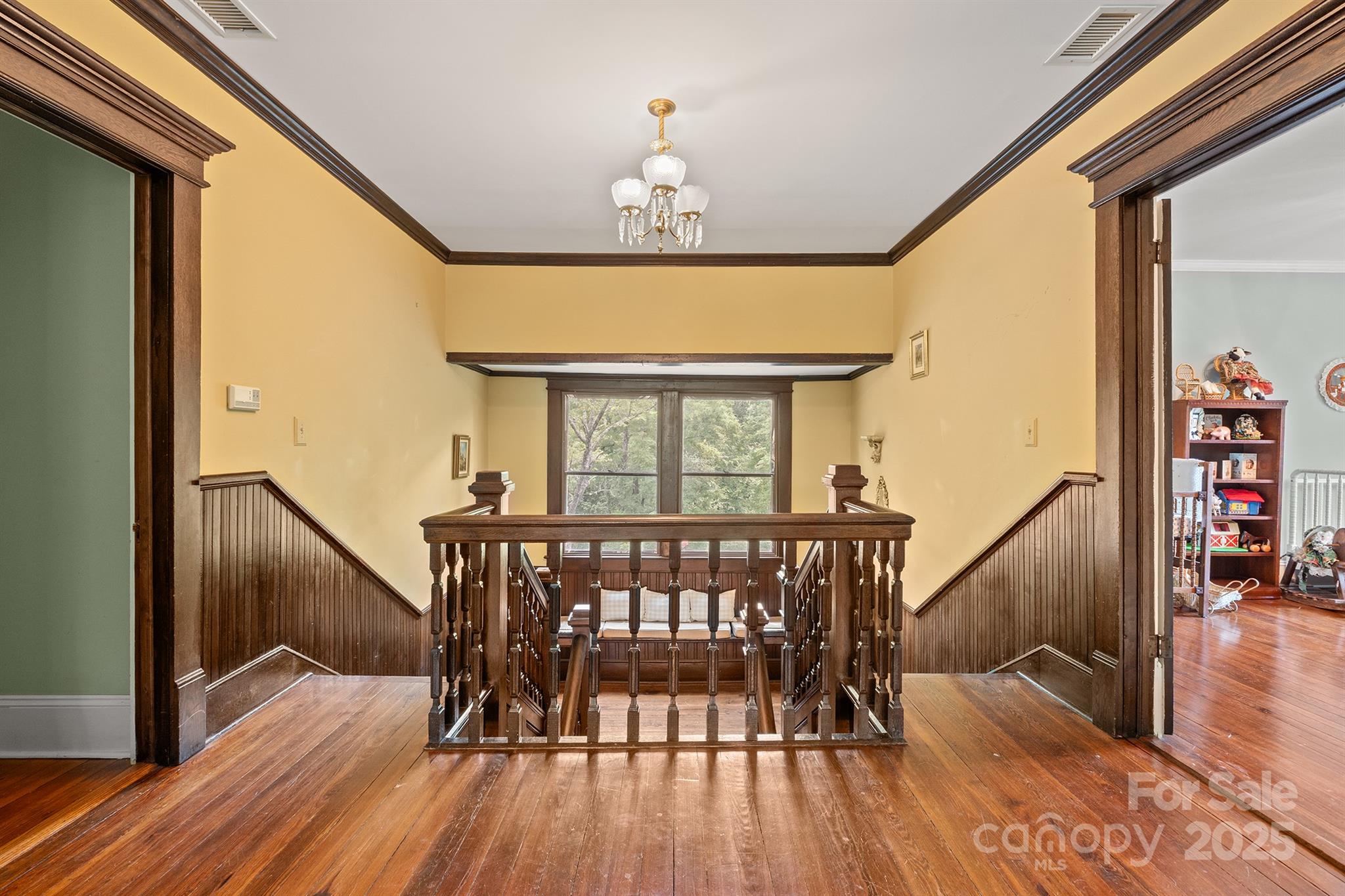506 N Main Street NW Lenoir NC 28645